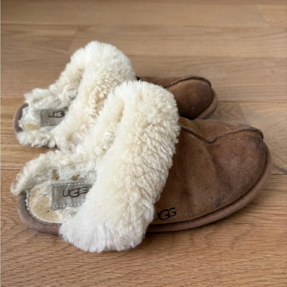 UGG Scuffette II Slippers - Picture 2 of 4